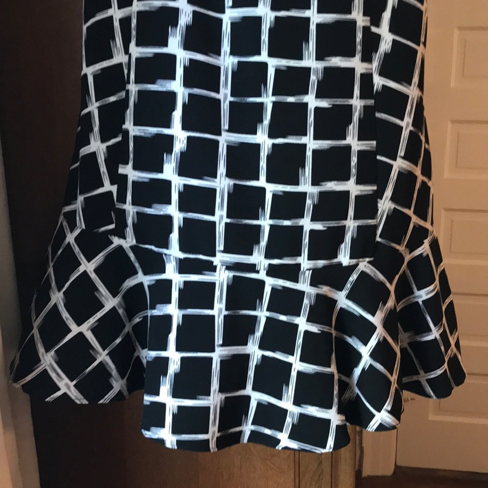 Windowpane Pattern Dress - image 3